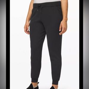 Lululemon On the Fly Woven Jogger